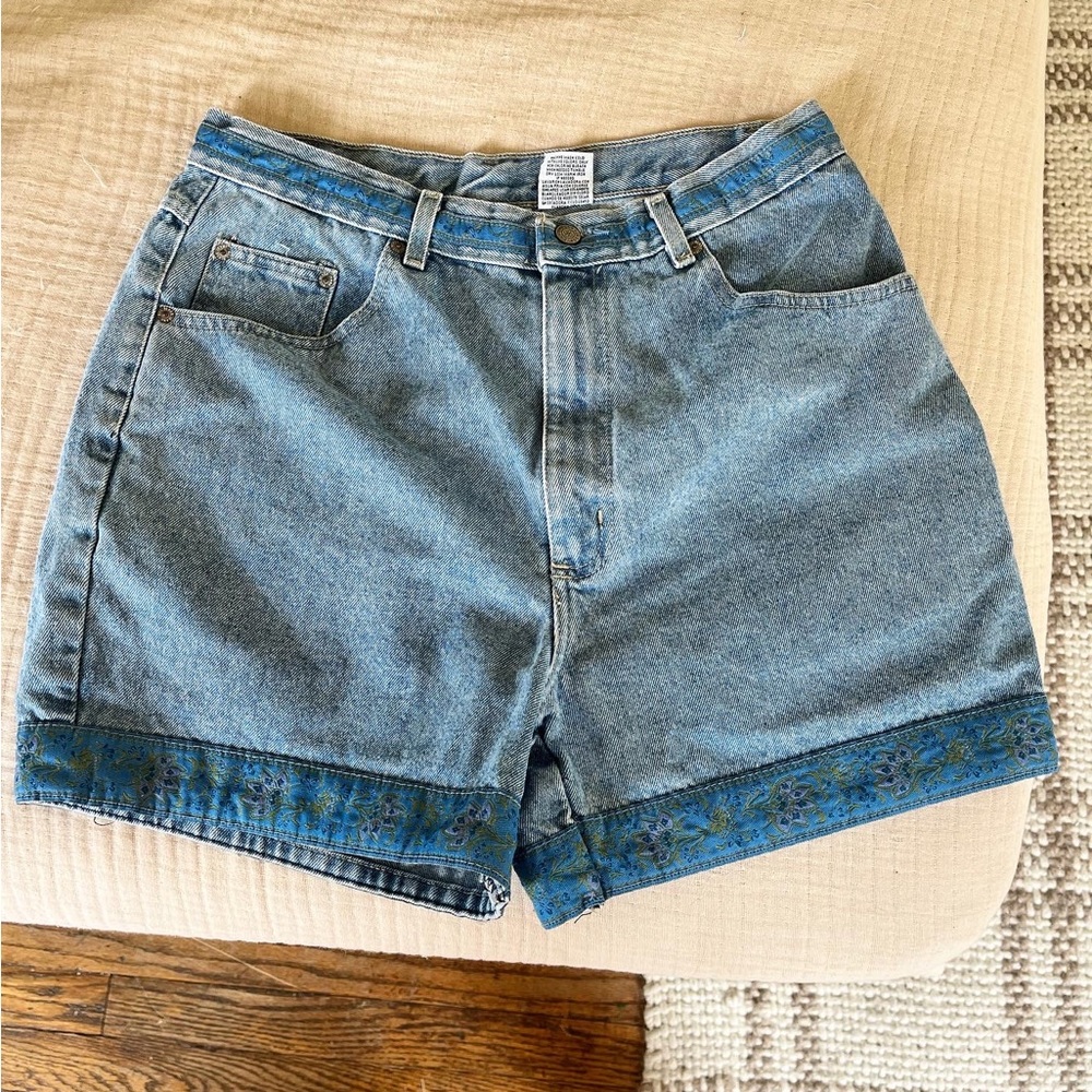 SOLD Bill Blass Jean Shorts; Size 12.